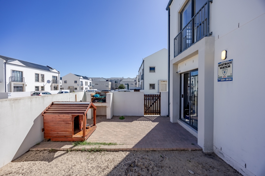 2 Bedroom Property for Sale in Burgundy Estate Western Cape